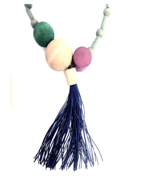 Χειροποίητο γυναικείο κολιέ με φούντα από ξύλο και καουτσούκ Fun Χειροποίητο γυναικείο κολιέ με φούντα από ξύλο και καουτσούκ Fun