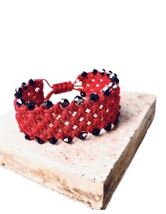 Χειροποίητο γυναικείο κόκκινο βραχιόλι μακραμέ Fire