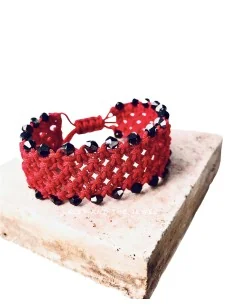 Χειροποίητο γυναικείο κόκκινο βραχιόλι μακραμέ Fire