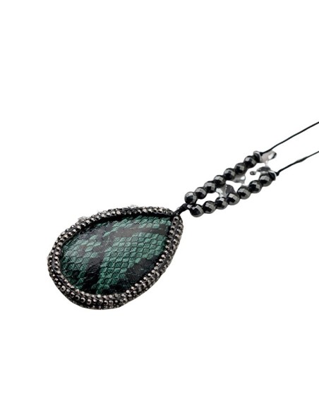 Χειροποίητο γυναικείο κολιέ με στοιχείο σε πράσινο animal print και πέτρες Μαρκασίτη και πέτρες Αιματίτη στο κορδόνι Claudine