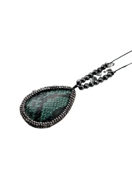 Χειροποίητο γυναικείο κολιέ με στοιχείο σε πράσινο animal print και πέτρες Μαρκασίτη και πέτρες Αιματίτη στο κορδόνι Claudine