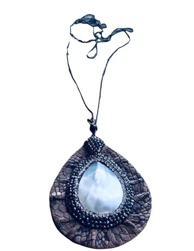 Χειροποίητο μακρύ κόσμημα κολιέ σε σχήμα...