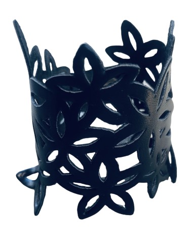 Χειροποίητο δερμάτινο διάτρητο βραχιόλι σε μαύρο ή χρυσό με κούμπωμα τρουκς Rose