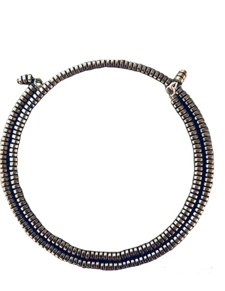 Χειροποίητο κολιέ choker από πέτρες αιματίτη σε χρυσό χρώμα και σχήμα ροδέλα Amphitriti