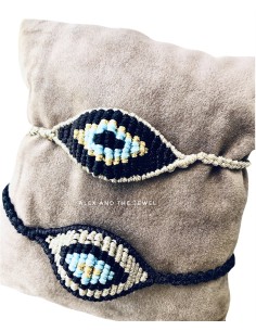 Χειροποίητο βραχιόλι με πλέξη μακραμέ σε σχέδιο μάτι σε μαύρο, μπεζ και γαλάζιο  Look