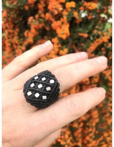 Χειροποίητο δαχτυλίδι μακραμέ με πέτρες Αιματίτη Dorin