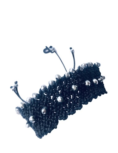 Χειροποίητο μαύρο βραχιόλι μακραμέ με ασημί κρύσταλλα Τσεχίας Asilia