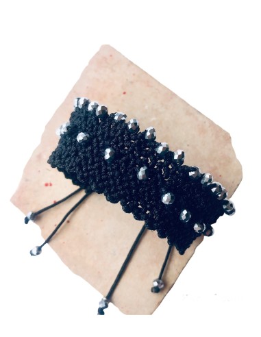 Χειροποίητο μαύρο βραχιόλι μακραμέ με ασημί κρύσταλλα Τσεχίας Asilia