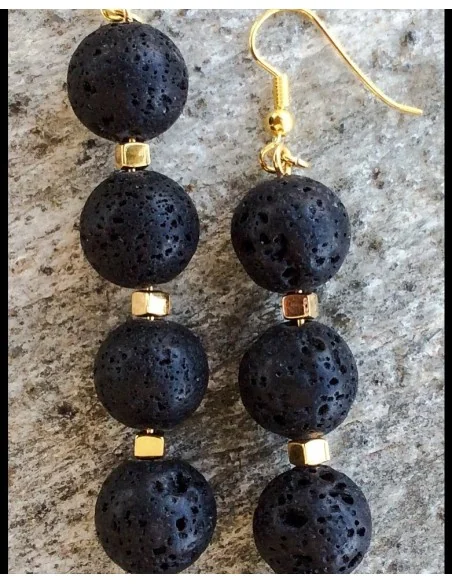 Κόσμημα σκουλαρίκια με ορυκτή λάβα και επίχρυσους ορειχάλκινους κύβους και γάντζους από ασήμι 925 επιχρυσωμένο Lava Love