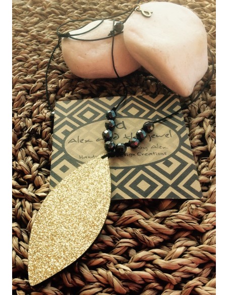 Χειροποίητο κολιέ κόσμημα με κρεμαστό φύλλο και ημιπολύτιμες πέτρες Αιματίτη Leaves