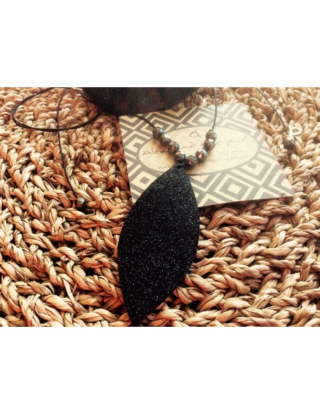 Χειροποίητο κολιέ κόσμημα με κρεμαστό φύλλο και ημιπολύτιμες πέτρες Αιματίτη Leaves