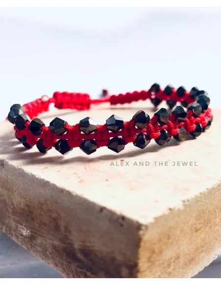 Χειροποίητο γυναικείο σετ μακραμέ