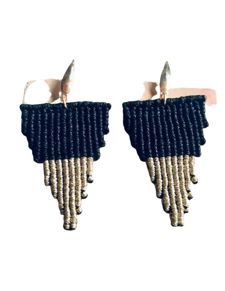 Χειροποίητα γυναικεία σκουλαρίκια μακραμέ Fiora Χειροποίητα γυναικεία σκουλαρίκια μακραμέ Fiora