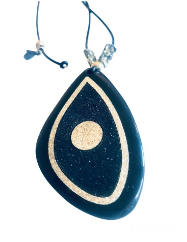 Χειροποίητο κόσμημα κολιέ με στοιχείο μάτι σε τριγωνικό ακανόνιστο σχήμα σε μαύρο και χρυσό γκλίτερ σε κορδόνι Noir