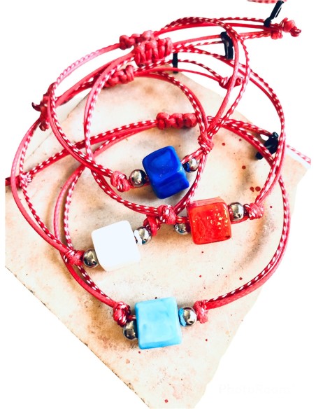 Χειροποίητο βραχιόλι μαρτάκι με κύβο από σμάλτο σε 4 αποχρώσεις σε δίχρωμο κορδόνι Cube