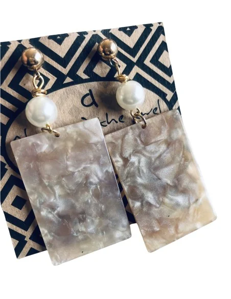 Χειροποίητα γυναικεία σκουλαρίκια με πέρλα Dorian Χειροποίητα γυναικεία σκουλαρίκια με πέρλα Dorian