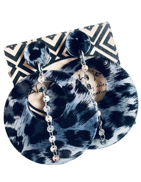 Γυναικεία χειροποίητα σκουλαρίκια από πλεξιγκλάς σε γκρι μαύρη απόχρωση ταρταρούγας ατσάλινη αλυσίδα και κούμπωμα καρφί Aster Γυναικεία χειροποίητα σκουλαρίκια από πλεξιγκλάς σε γκρι μαύρη απόχρωση ταρταρούγας ατσάλινη αλυσίδα και κούμπωμα καρφί Aster