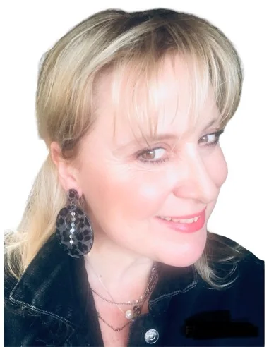 Γυναικεία χειροποίητα σκουλαρίκια από πλεξιγκλάς σε γκρι μαύρη απόχρωση ταρταρούγας ατσάλινη αλυσίδα και κούμπωμα καρφί Aster