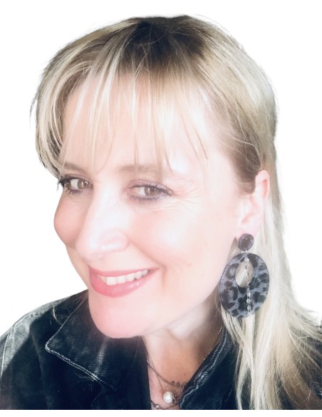 Γυναικεία χειροποίητα σκουλαρίκια από πλεξιγκλάς σε γκρι μαύρη απόχρωση ταρταρούγας ατσάλινη αλυσίδα και κούμπωμα καρφί Aster