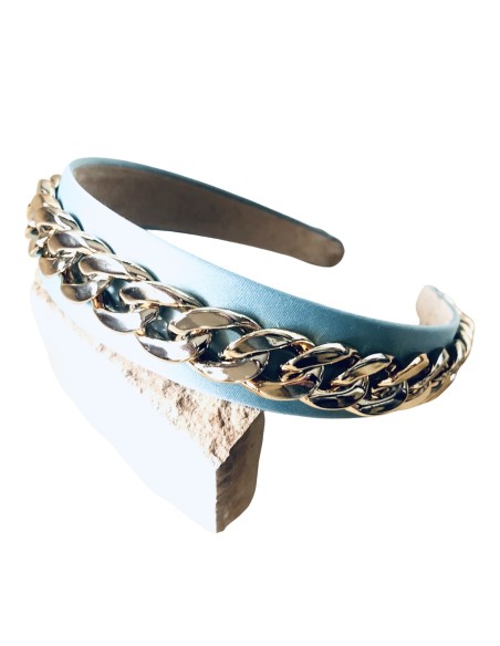 Γυναικεία σατέν στέκα με χρυσή αλυσίδα