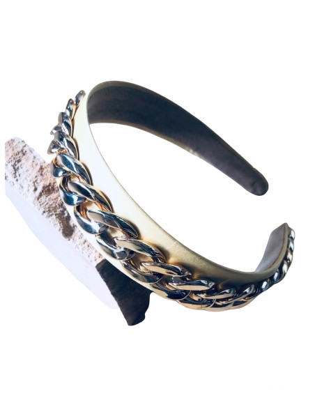 Γυναικεία σατέν στέκα με χρυσή αλυσίδα