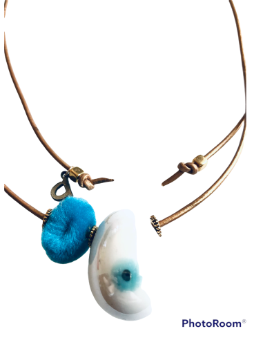 Χειροποίητο κολιέ μάτι από σμάλτο με πον πον