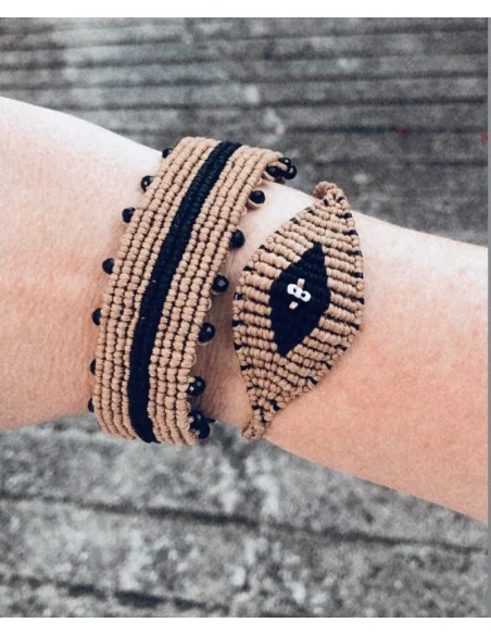 Χειροποίητο βραχιόλι μάτι σε μπεζ και μαύρο σε πλέξη μακραμέ Eyes