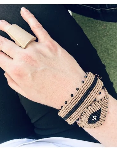 Χειροποίητο βραχιόλι μάτι σε μπεζ και μαύρο σε πλέξη μακραμέ Eyes