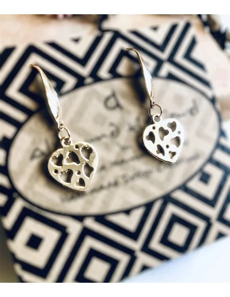 Χειροποίητα γυναικεία σκουλαρίκια με διάτρητο στοιχείο καρδιά σε ιδιαίτερο γάντζο από ατσάλι επιχρυσωμένο My little heart