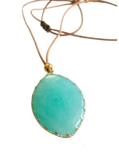 Χειροποίητο γυναικείο κολιέ με βεραμάν πέτρα Νεφρίτη Sxoinousa