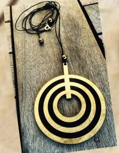 Χειροποίητο γυναικείο κολιέ Round Pendant σε χρυσό και μαύρο 2