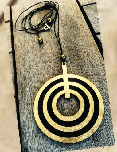 Χειροποίητο γυναικείο κολιέ Round Pendant σε χρυσό και μαύρο