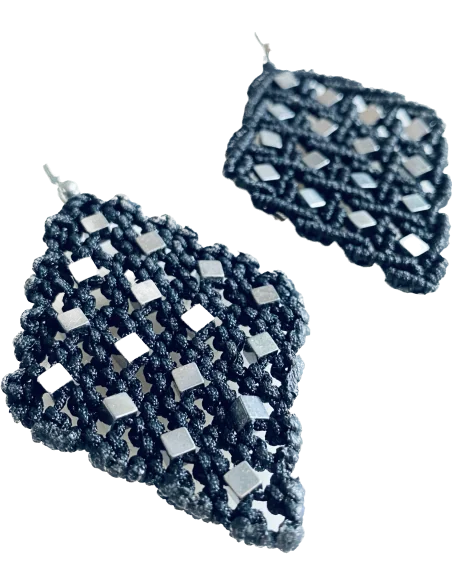 Χειροποίητα σκουλαρίκια μακραμέ σε σχήμα ρόμβου Dorida