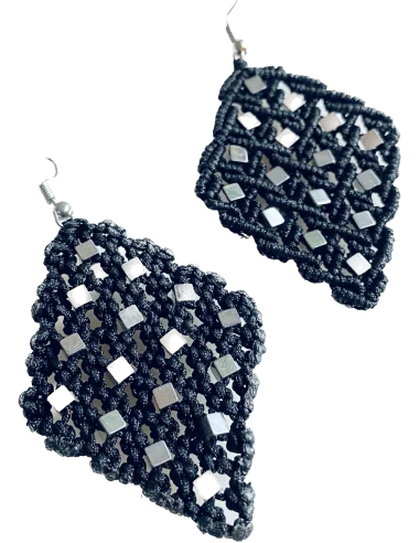 Χειροποίητα σκουλαρίκια μακραμέ σε σχήμα ρόμβου Dorida