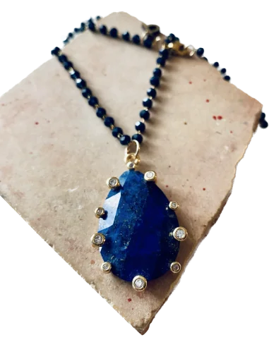 Χειροποίητο γυναικείο κολιέ με ημιπολύτιμη πέτρα Αχάτη σε ροζάριο από ατσάλι Okeanos