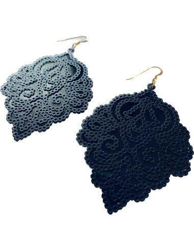 Χειροποίητα μαύρα διάτρητα σκουλαρίκια Kentima