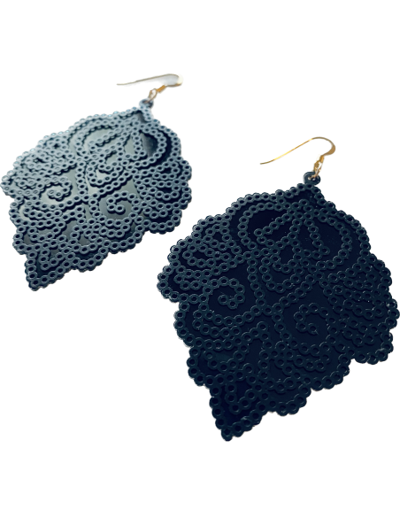 Χειροποίητα μαύρα διάτρητα σκουλαρίκια Kentima