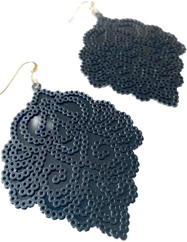 Χειροποίητα μαύρα διάτρητα σκουλαρίκια Kentima