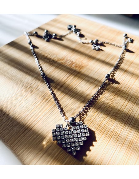 Χειροποίητο κρεμαστό κολιέ με στρας σε αλυσίδα από ατσάλι  Kardia