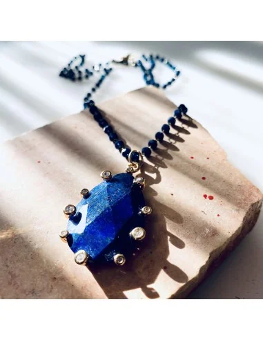 Χειροποίητο γυναικείο κολιέ με ημιπολύτιμη πέτρα Αχάτη σε ροζάριο από ατσάλι Okeanos