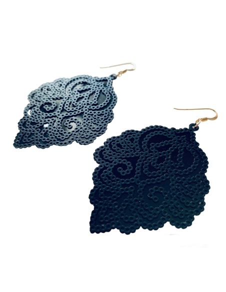 Χειροποίητα μαύρα διάτρητα σκουλαρίκια Kentima