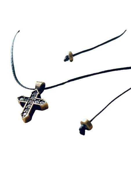 Χειροποίητος ασημένιος Σταυρός 925 με ζιργκόν σε δερμάτινιο κορδόνι Saint