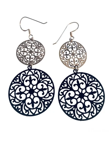 Χειροποίητα γυναικεία διάτρητα σκουλαρίκια σε χρυσό και μαύρο