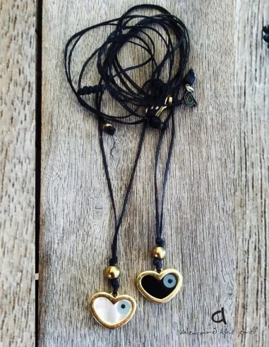 Χειροποίητο κολιέ κόσμημα με κρεμαστό μάτι σε διάφορα σχέδια σε λευκό ή μαύρο Elements