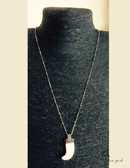 Χειροποίητο κόσμημα κολιέ με λευκό δόντι σε αλυσίδα διαμαντοκοπής Kori