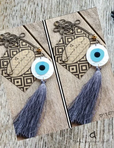 Κρεμαστό μάτι από plexiglass σε λευκό γαλάζιο με γκρι φούντα Look at me