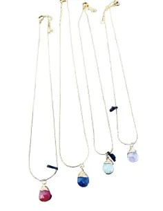 Χειροποίητο κολιέ με ημιπολύτιμες πέτρες σε αλυσίδα Milva 2