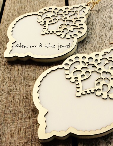 Κόσμημα σκουλαρίκια με περίτεχνο ανάγλυφο σχέδιο arabesque σε 4 αποχρώσεις και γάντζους από ασήμι 925 Arabesque