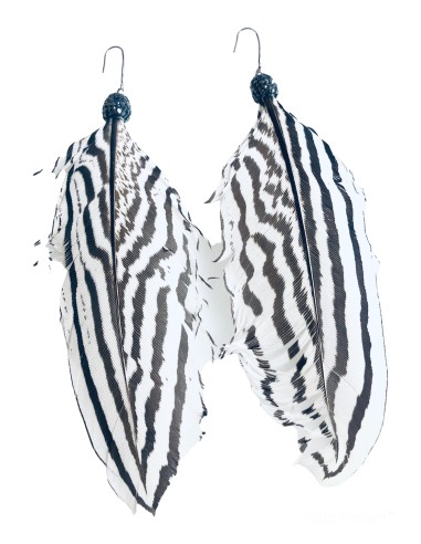 Γυναικεία σκουλαρίκια με φτερό σε καφέ μπεζ απόχρωση, καπάκι από πέτρες μαρκασίτη και γάντζους από ανοξείδωτο ατσάλι Mohican