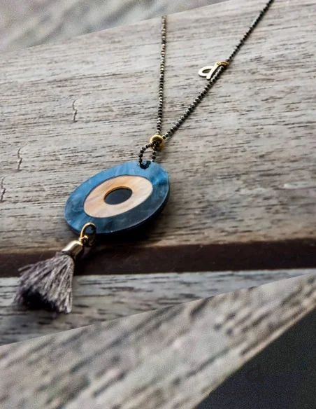 Χειροποίητο κολιέ κόσμημα με κρεμαστό μάτι και φουντίτσα Χειροποίητο κολιέ κόσμημα με κρεμαστό μάτι και φουντίτσα